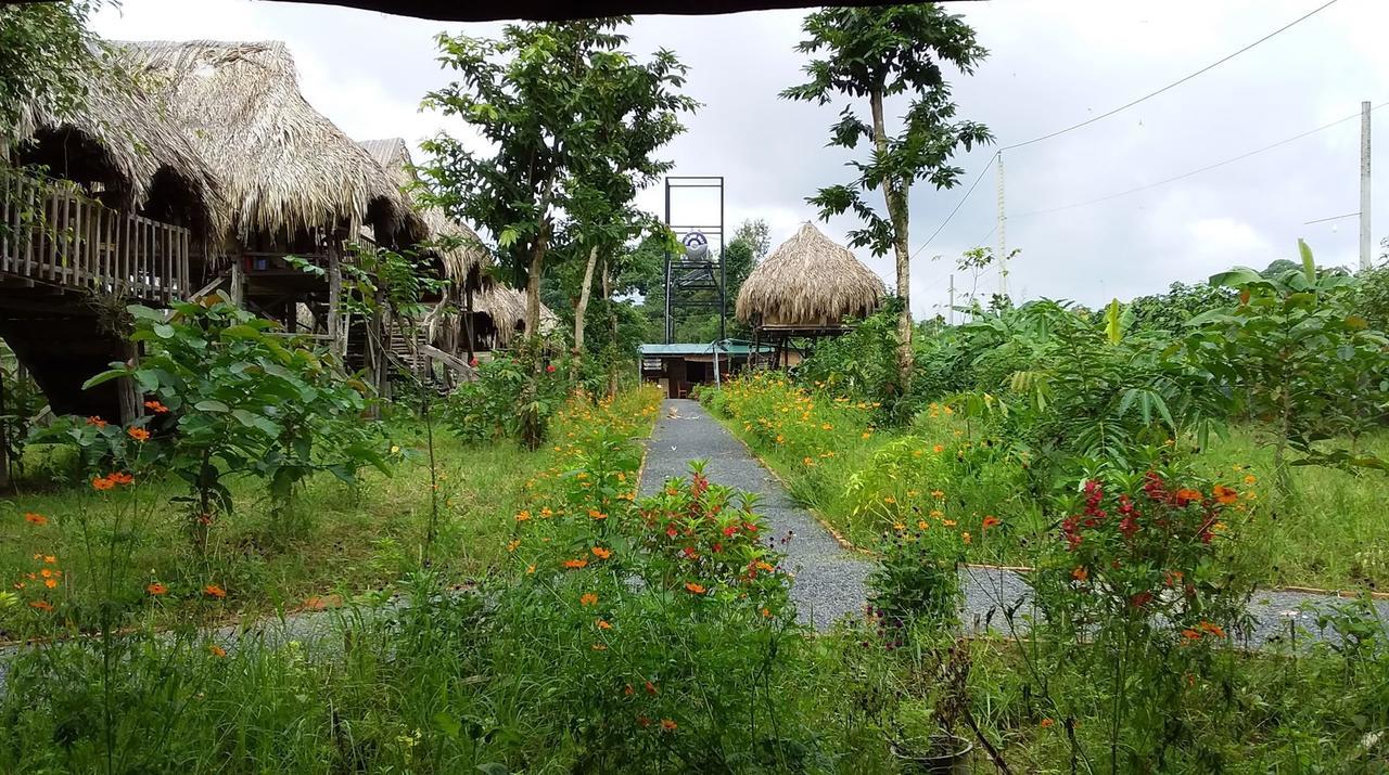 Sunny Field Eco Stilt House Villa Cát Tiên Dış mekan fotoğraf