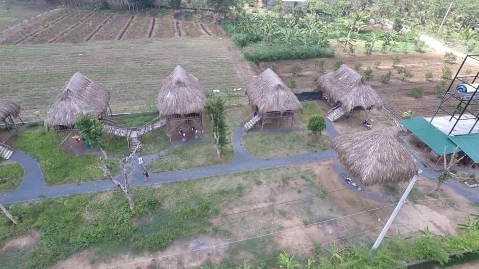 Sunny Field Eco Stilt House Villa Cát Tiên Dış mekan fotoğraf