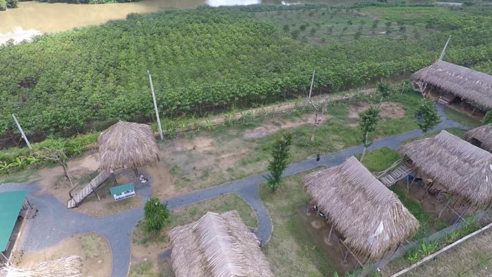 Sunny Field Eco Stilt House Villa Cát Tiên Dış mekan fotoğraf